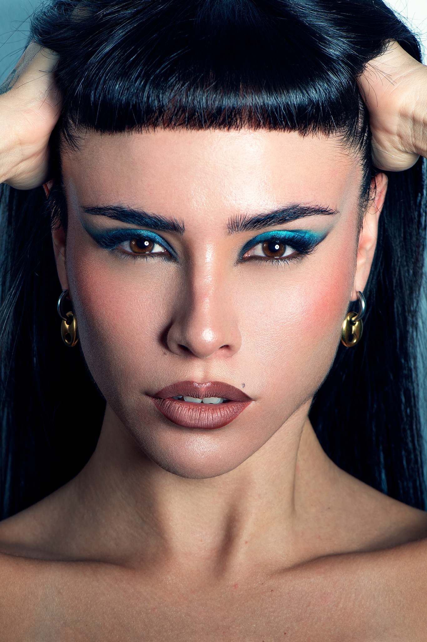 Electric Gaze, retrato de portada de Milagros Ehrich