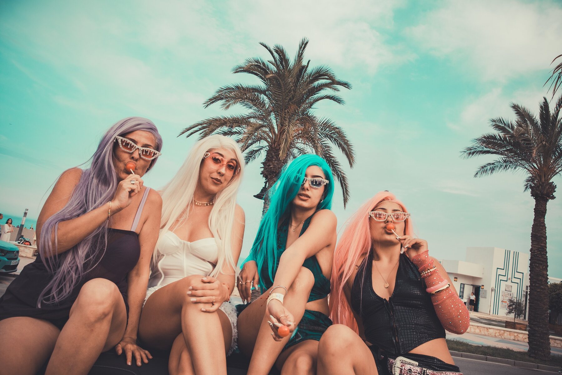 Tres Hermanas, editorial de despedida