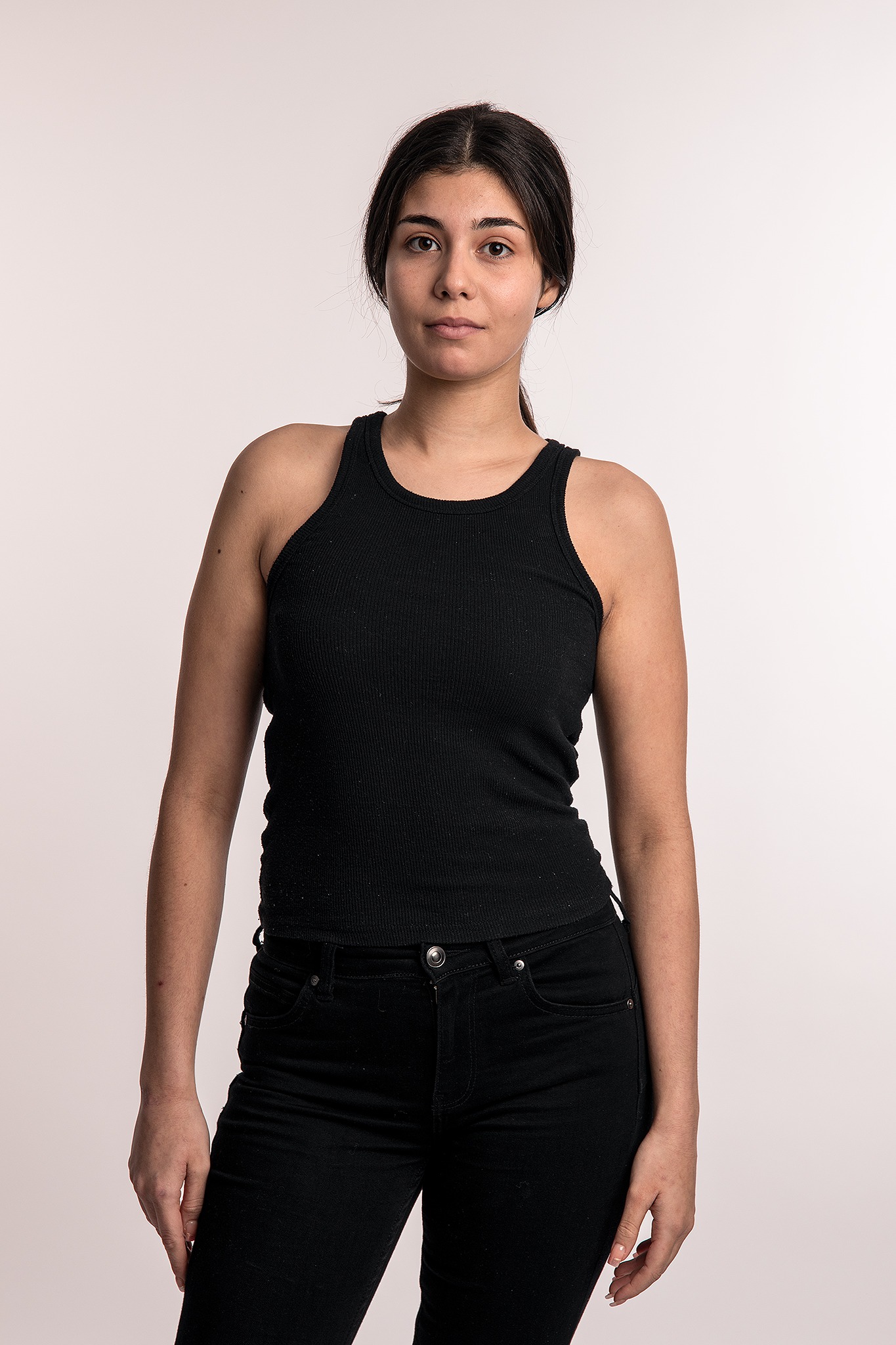 Plano tres cuartos de Clara Stoichkov